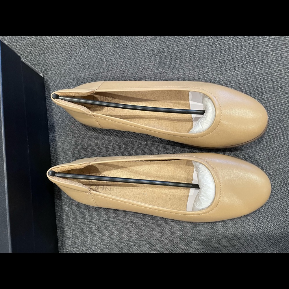 Nude Naturalizer ballet flats